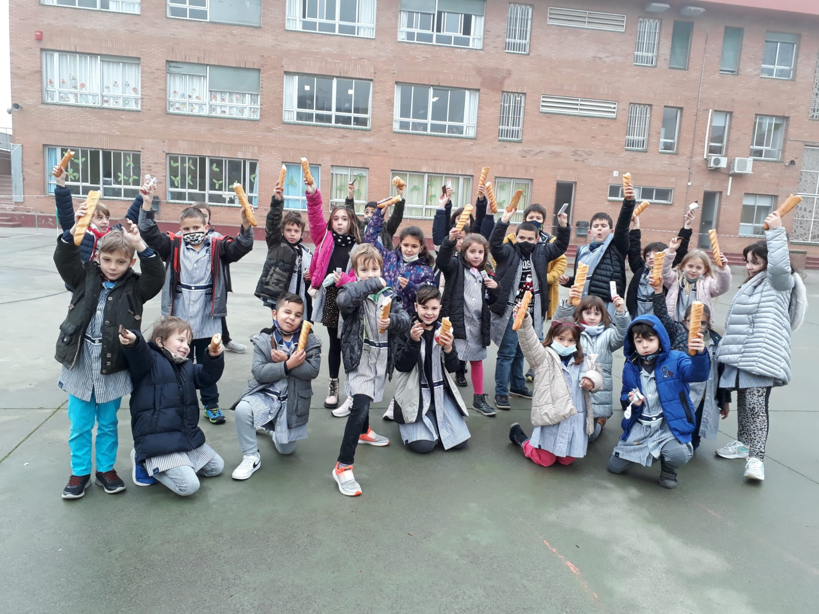 Merienda solidaria en la Escola Pia de Balaguer